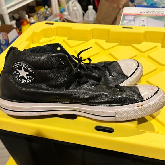 Size 13 leather converse All Star
